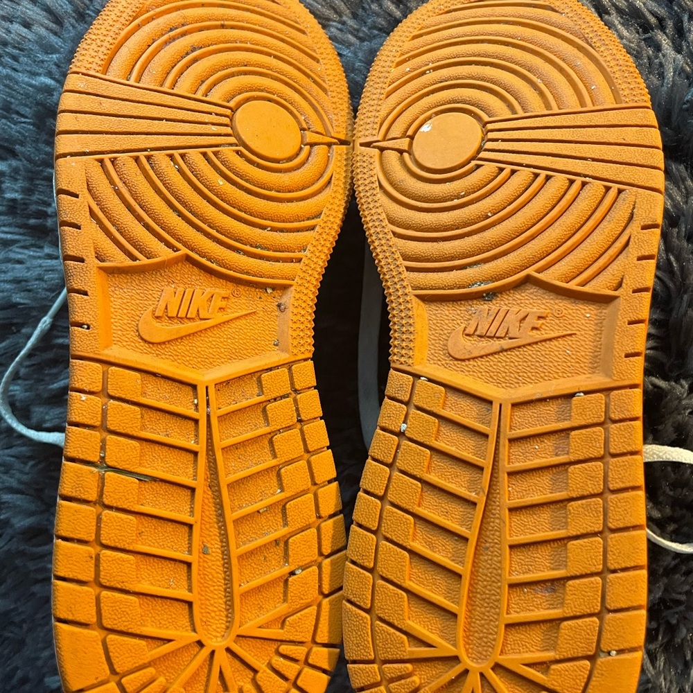 Air Jordan 1 Mid GS✨(LIMITED EDITION) - Picture 3 of 6